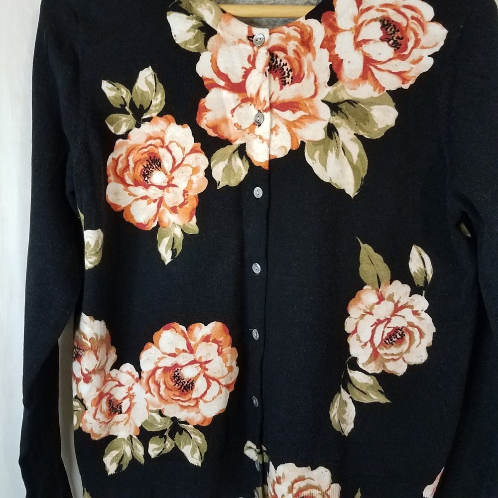 A New Day Woman's L Black Floral Print Button Down Crew Neck Cardigan - Picture 2 of 5
